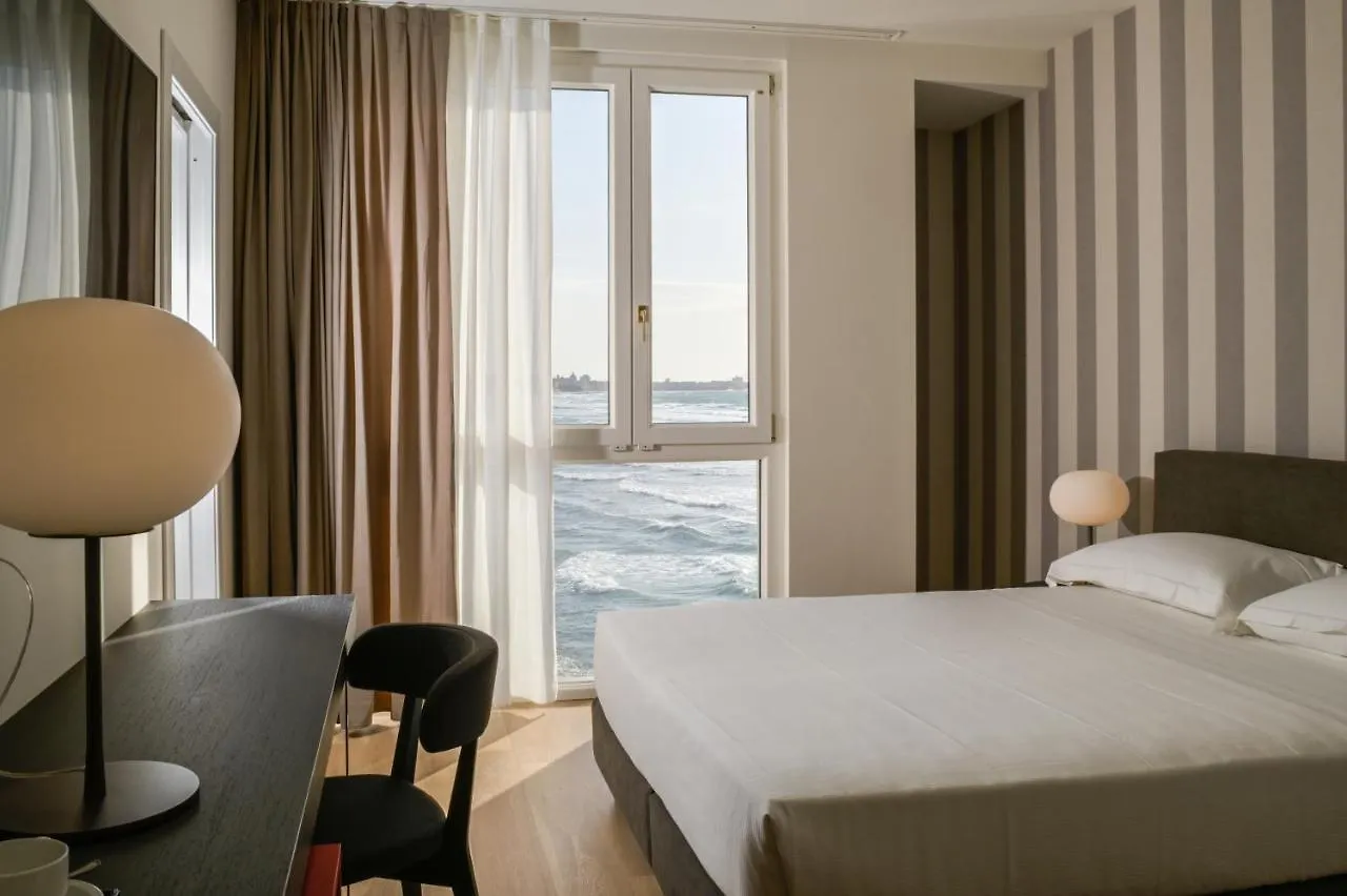 Hotel Punta Tipa 트라파니