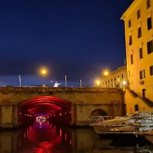 Casa Medicea Sul Canale , Livourne Italie