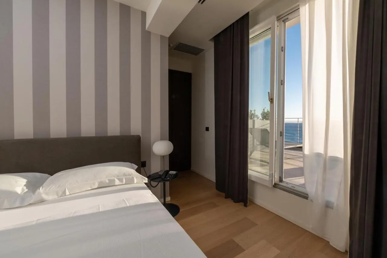 Hotel Punta Tipa Trapani 4*,